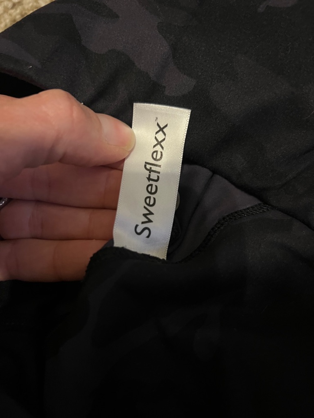 High-Waist Black Ruched Leggings - Picture 15 of 16